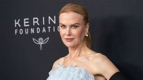 Nicole Kidman is a sultry vixen in slinky thigh.